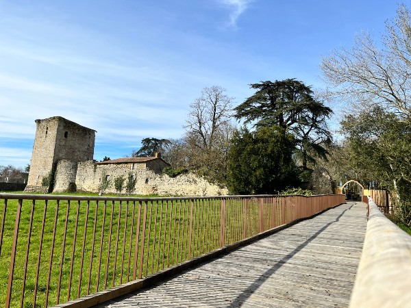 La passerelle du Château des Essarts