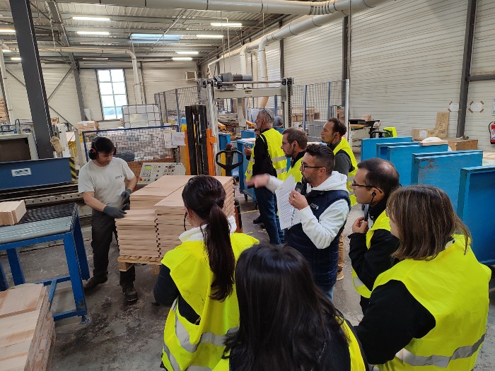 Les salariés Ducerf chez Bourgogne Bois Industrie