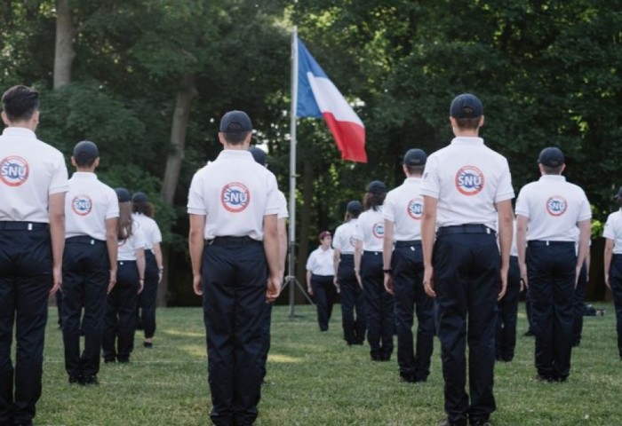 Les jeunes du SNU à la scierie Ducerf