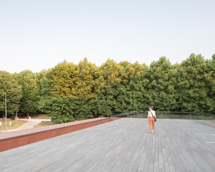 La terrasse publique des Quinconces du Mans retrouve ses lettres de noblesse grâce au frêne français