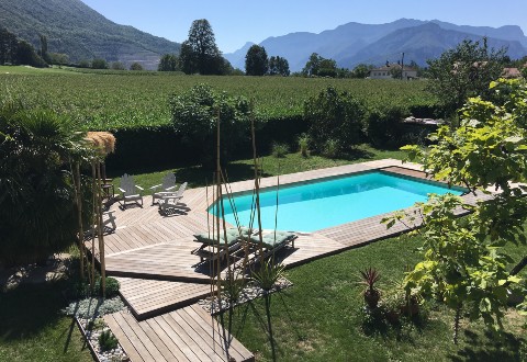 Terrasse en frêne THT pour piscine