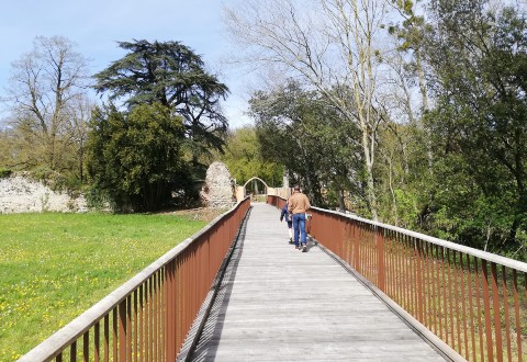 La passerelle du Château des Essarts