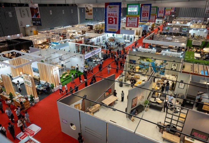 Ducerf groupe au salon Vietnam wood