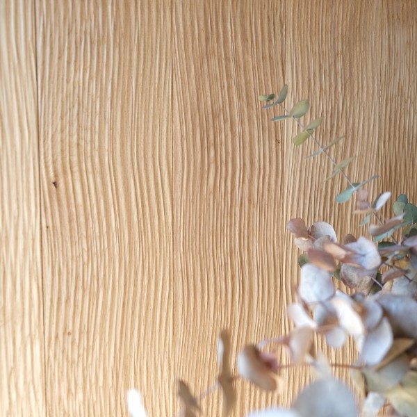 Bardage bois texturé clair pour intérieur