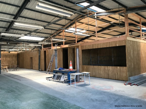 Structure intérieure du lycée réalisée en panneaux CLT Chêne