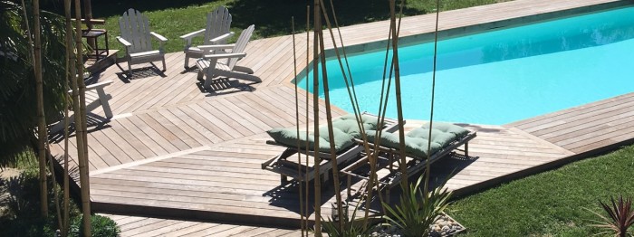 Terrasse en frêne THT pour piscine