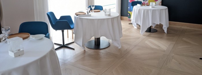 Le parquet du restaurant étoilé Frederic Doucet