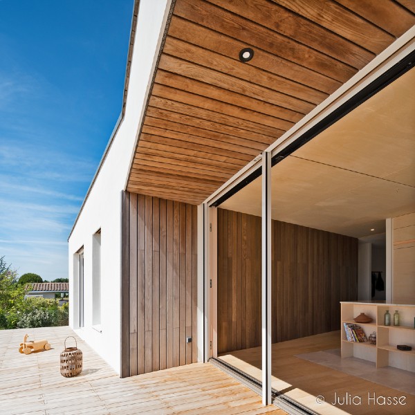 Une maison d'architecte en bois et paille