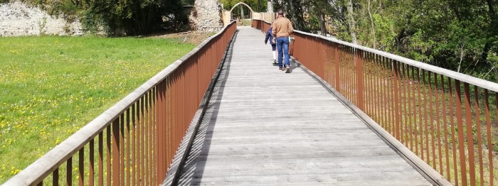 La passerelle du Château des Essarts